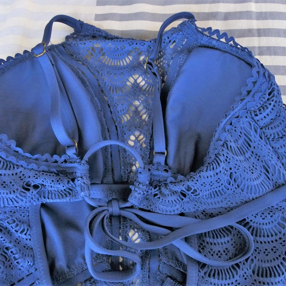 Becca One Piece High Neck Crochet Swimsuit NWT - Picture 4 of 4